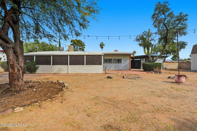 8276 E Koralee Place, Tucson, AZ 85710