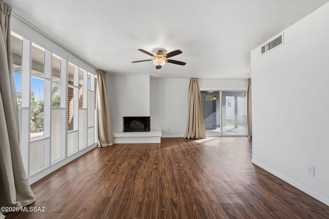 8276 E Koralee Place, Tucson, AZ 85710