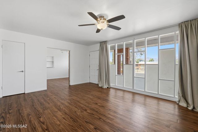 8276 E Koralee Place, Tucson, AZ 85710