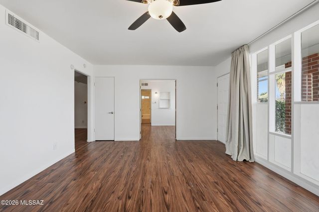 8276 E Koralee Place, Tucson, AZ 85710