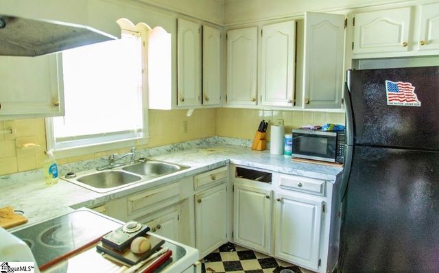 2014 Center Street, Spartanburg, SC 29303