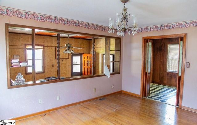 2014 Center Street, Spartanburg, SC 29303
