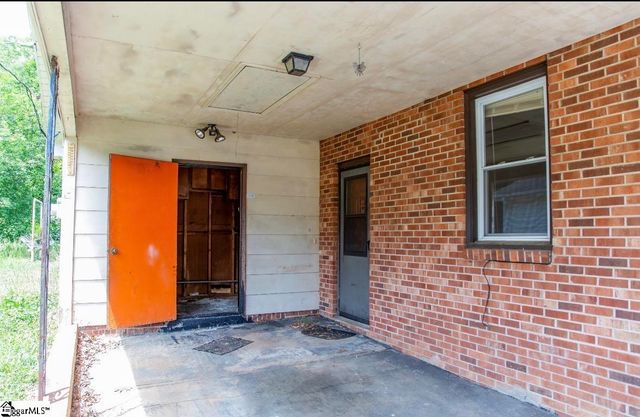 2014 Center Street, Spartanburg, SC 29303