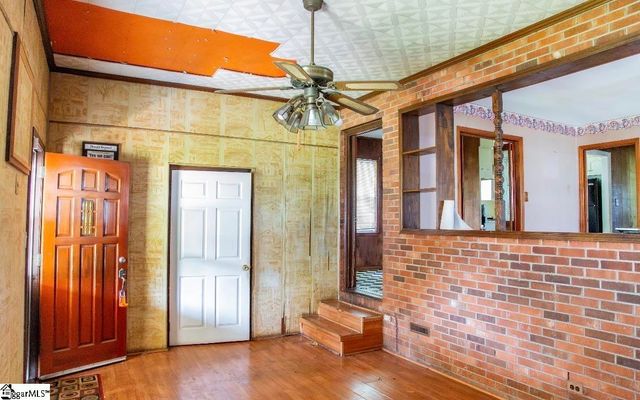 2014 Center Street, Spartanburg, SC 29303