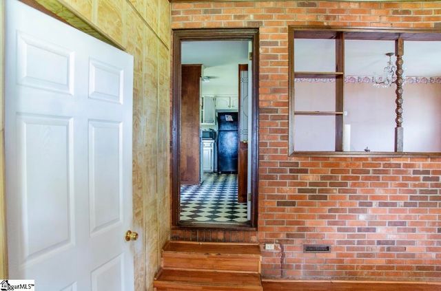 2014 Center Street, Spartanburg, SC 29303