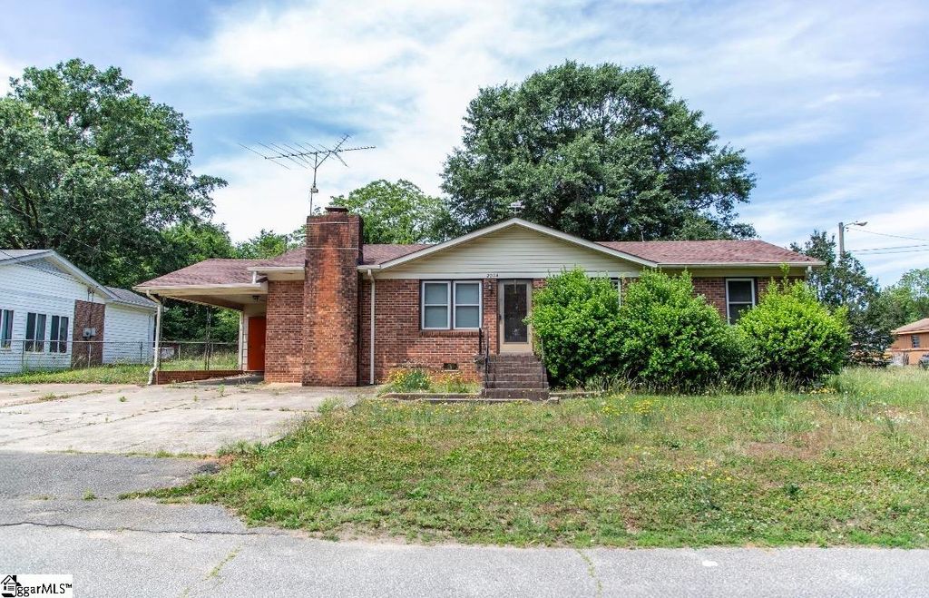 2014 Center Street, Spartanburg, SC 29303