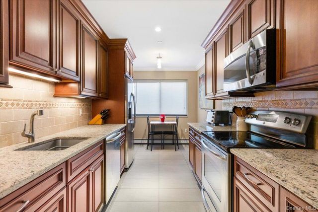 50 Dekalb Avenue N2, White Plains, NY 10605