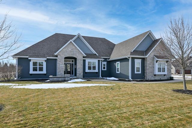 N65W15789 Fox Meadow DRIVE, Menomonee Falls, WI 53051