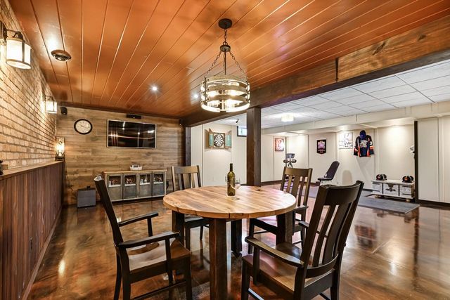 N65W15789 Fox Meadow DRIVE, Menomonee Falls, WI 53051