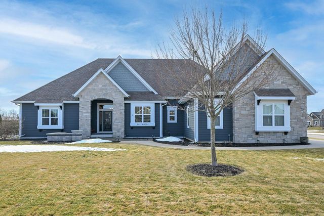 N65W15789 Fox Meadow DRIVE, Menomonee Falls, WI 53051
