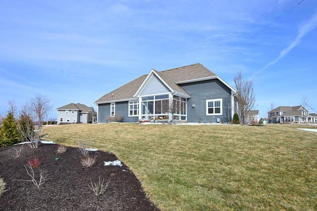 N65W15789 Fox Meadow DRIVE, Menomonee Falls, WI 53051
