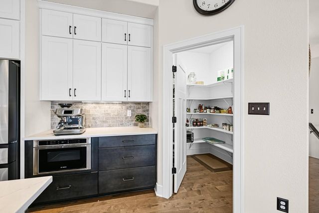 N65W15789 Fox Meadow DRIVE, Menomonee Falls, WI 53051