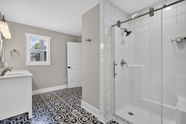 7302 Henry Dr, Fairview, TN 37062