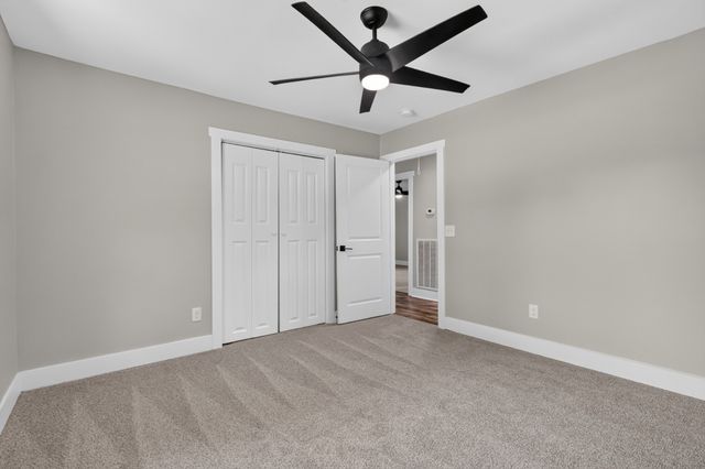 7302 Henry Dr, Fairview, TN 37062