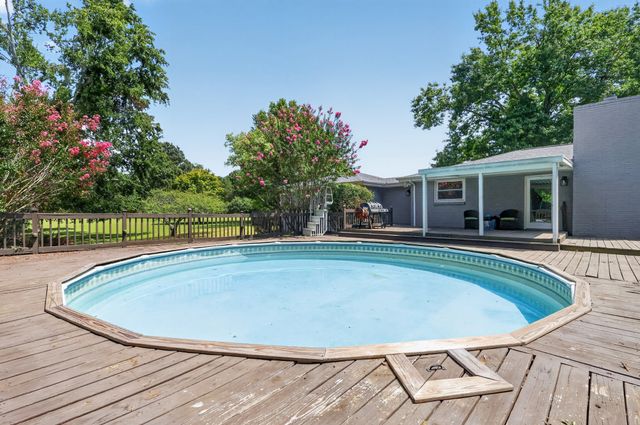7302 Henry Dr, Fairview, TN 37062