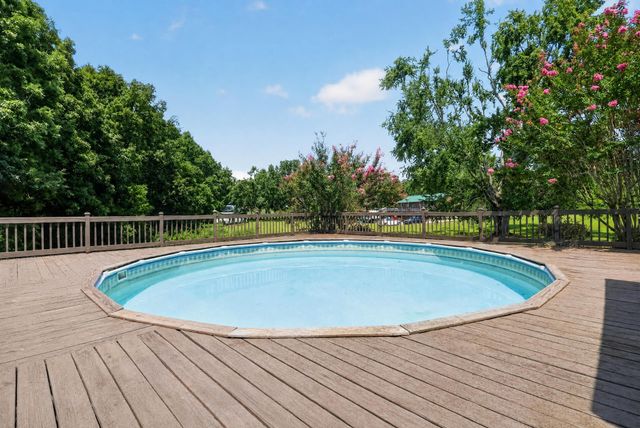7302 Henry Dr, Fairview, TN 37062