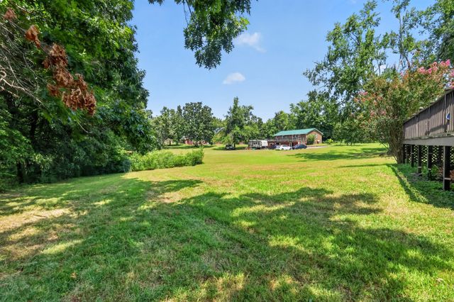 7302 Henry Dr, Fairview, TN 37062