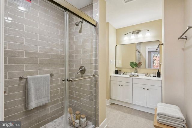 1602 N BOND ST, Baltimore, MD 21213