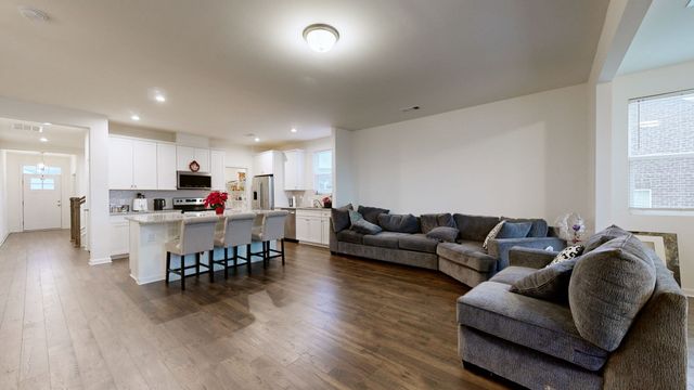 2041 Elk Springs Dr, Hermitage, TN 37076