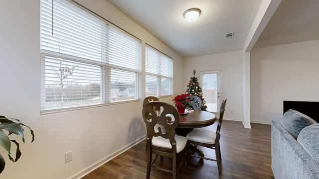 2041 Elk Springs Dr, Hermitage, TN 37076