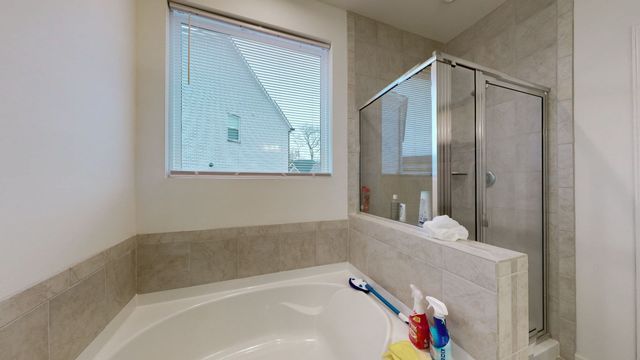 2041 Elk Springs Dr, Hermitage, TN 37076