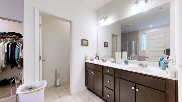 2041 Elk Springs Dr, Hermitage, TN 37076