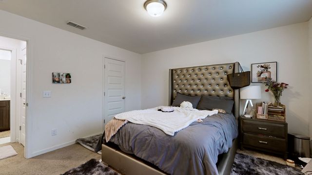 2041 Elk Springs Dr, Hermitage, TN 37076