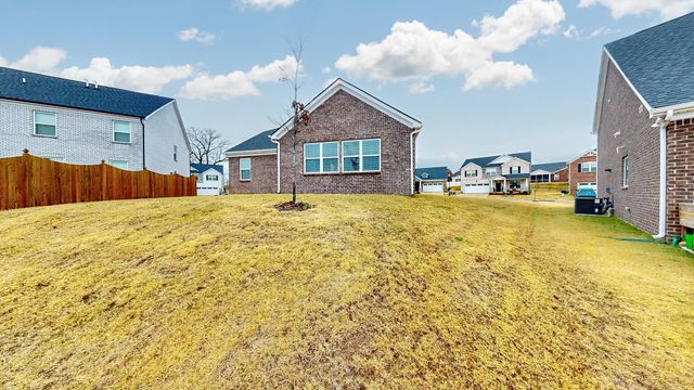 2041 Elk Springs Dr, Hermitage, TN 37076