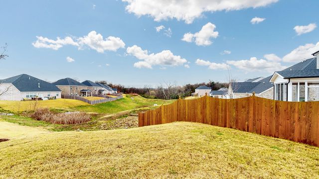 2041 Elk Springs Dr, Hermitage, TN 37076
