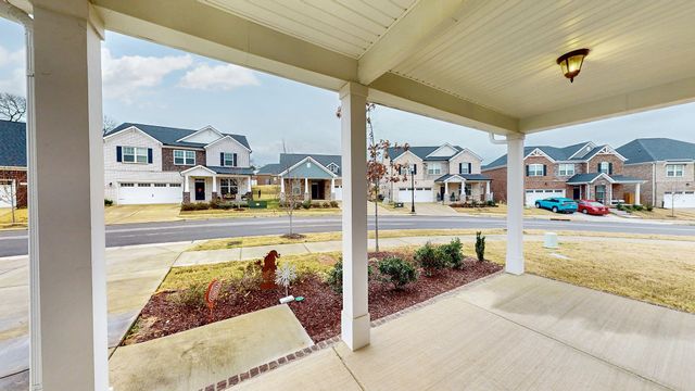 2041 Elk Springs Dr, Hermitage, TN 37076
