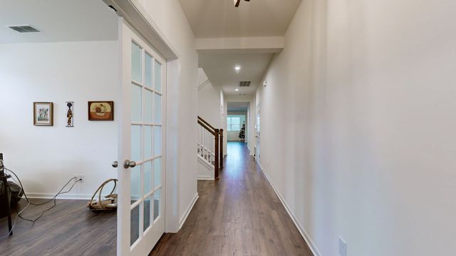 2041 Elk Springs Dr, Hermitage, TN 37076