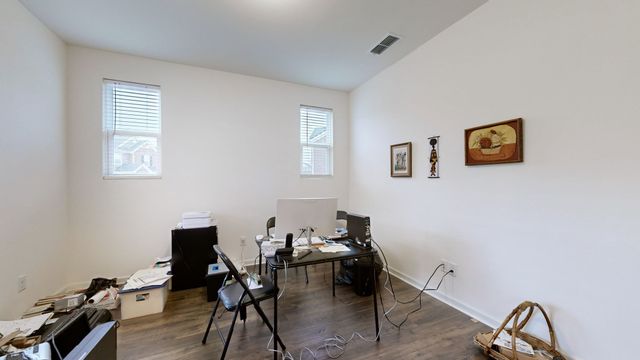 2041 Elk Springs Dr, Hermitage, TN 37076