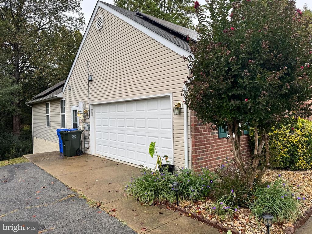 1009 MAGNOLIA DR, La Plata, MD 20646