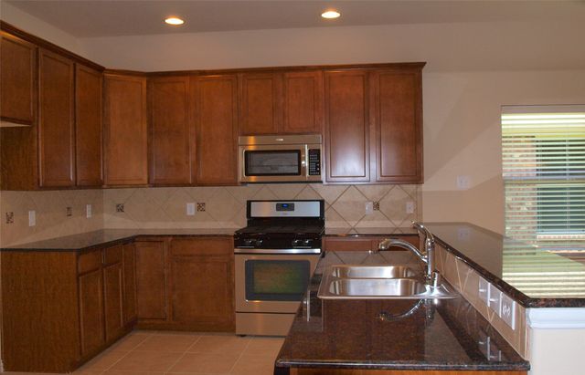 2209 Sun Creek Drive, Little Elm, TX 75068