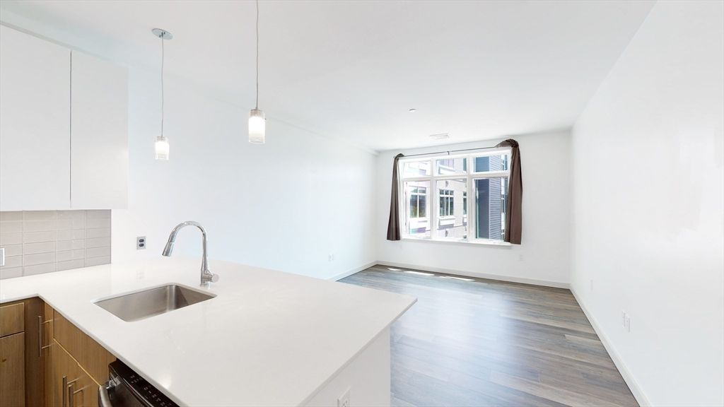 180 Telford St 412, Boston, MA 02135