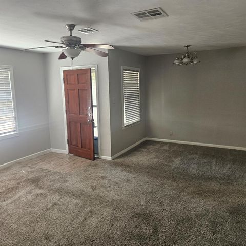 322 24th Avenue N, Texas City, TX 77590