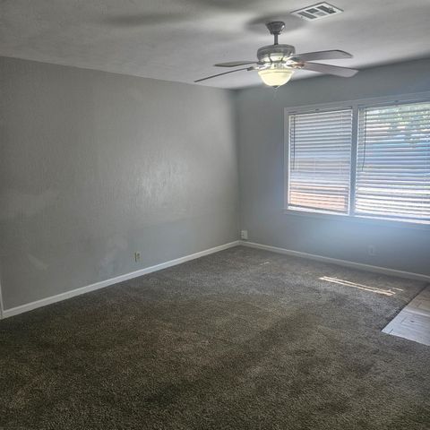 322 24th Avenue N, Texas City, TX 77590