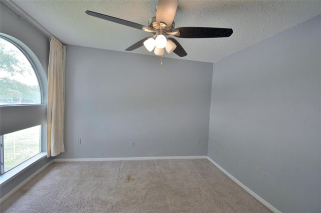 260 El Dorado Boulevard 204, Houston, TX 77598