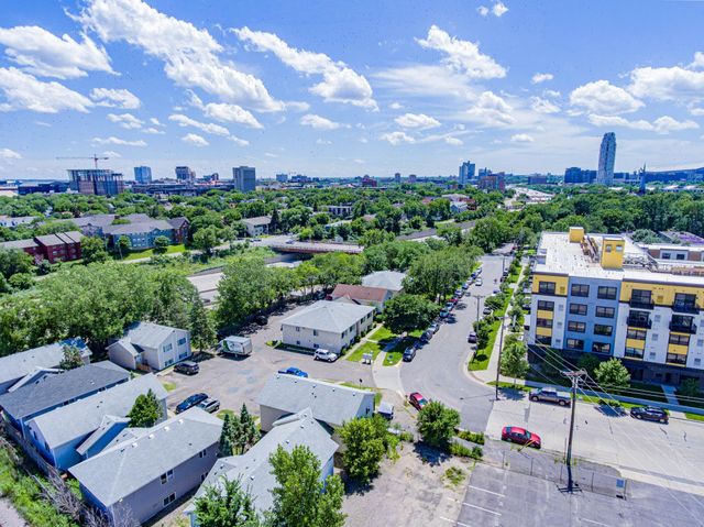 904 9th Avenue SE, Minneapolis, MN 55414