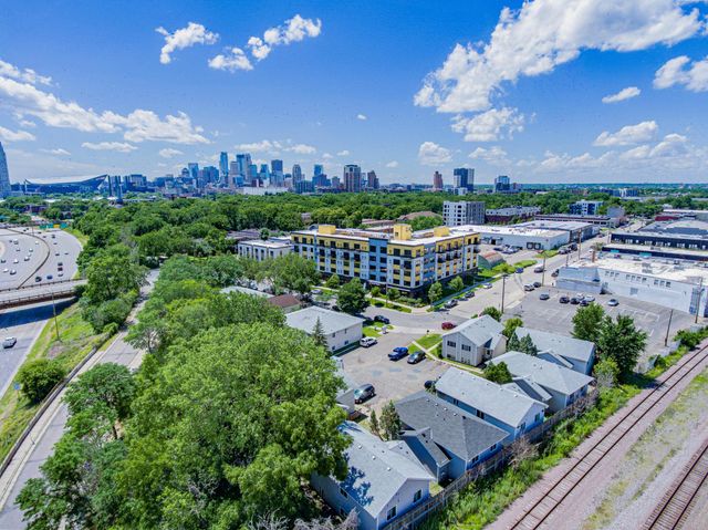 904 9th Avenue SE, Minneapolis, MN 55414