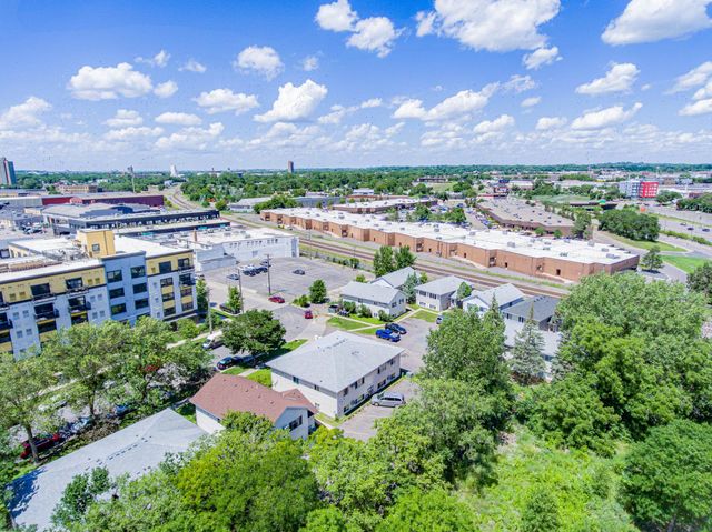 904 9th Avenue SE, Minneapolis, MN 55414