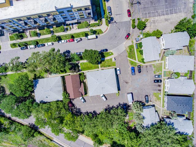 904 9th Avenue SE, Minneapolis, MN 55414