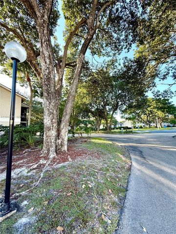 313 Gardens Dr 203, Pompano Beach, FL 33069