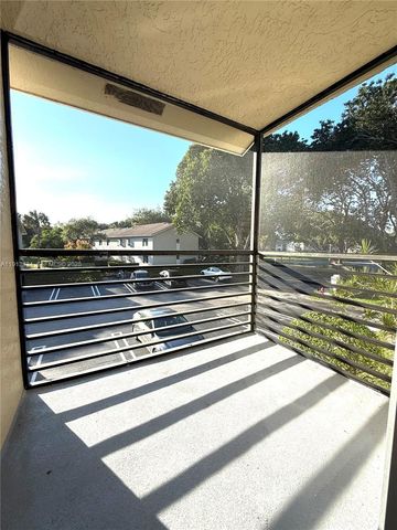 313 Gardens Dr 203, Pompano Beach, FL 33069