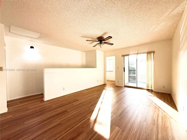 313 Gardens Dr 203, Pompano Beach, FL 33069