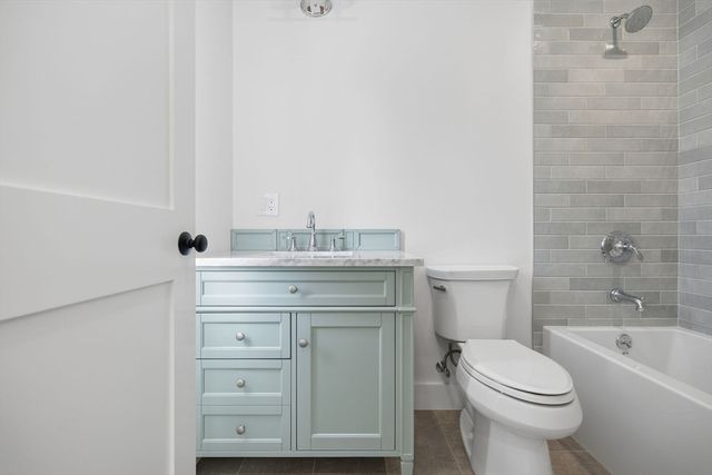 15 Mayflower Rd, Winchester, MA 01890