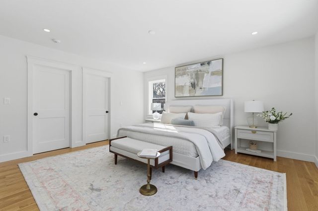 15 Mayflower Rd, Winchester, MA 01890