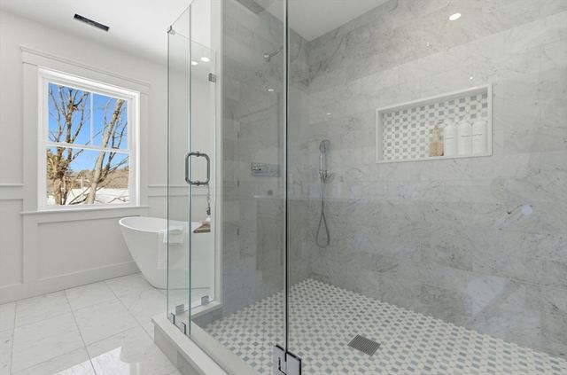 15 Mayflower Rd, Winchester, MA 01890