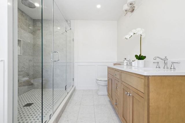 15 Mayflower Rd, Winchester, MA 01890