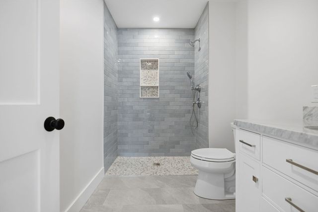 15 Mayflower Rd, Winchester, MA 01890